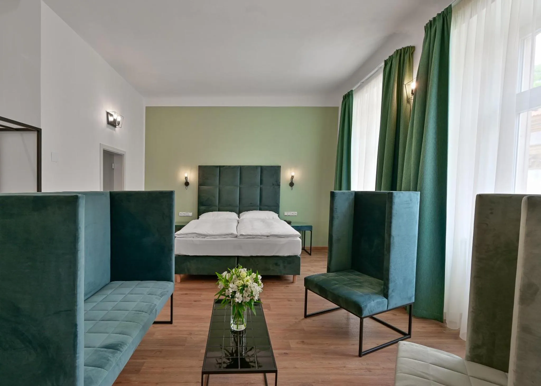 Hlavní fotografie Dvoulůžkový pokoj typu Comfort s výhledem do ulice