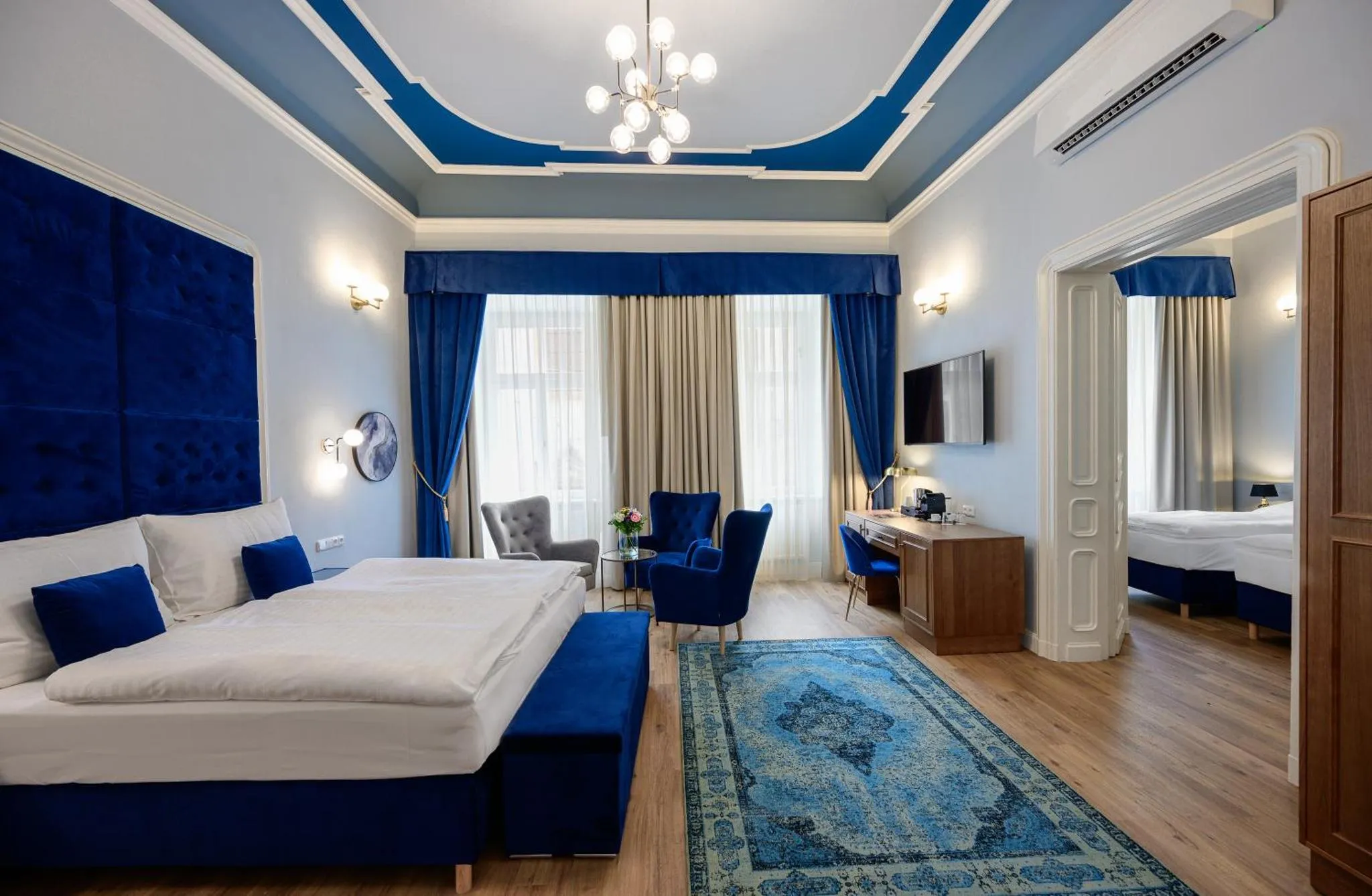 Náhled galerie Rodinné apartmá s výhledem do ulice 2