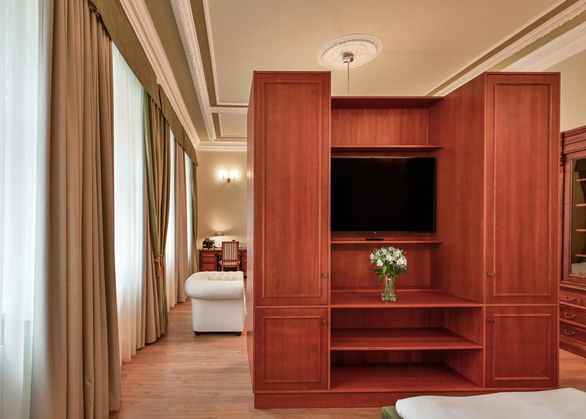 Náhled galerie Apartmá King s výhledem do ulice 2