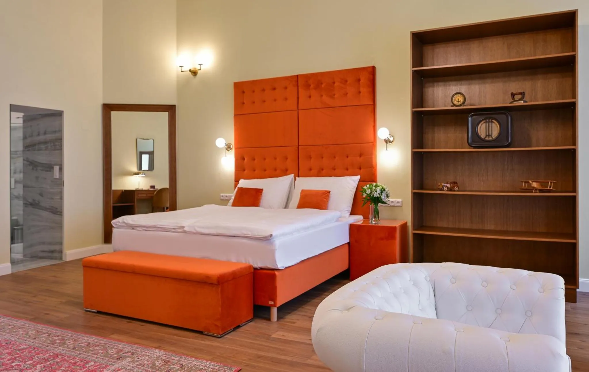 Superior suite with street view at Hotel Garden Court