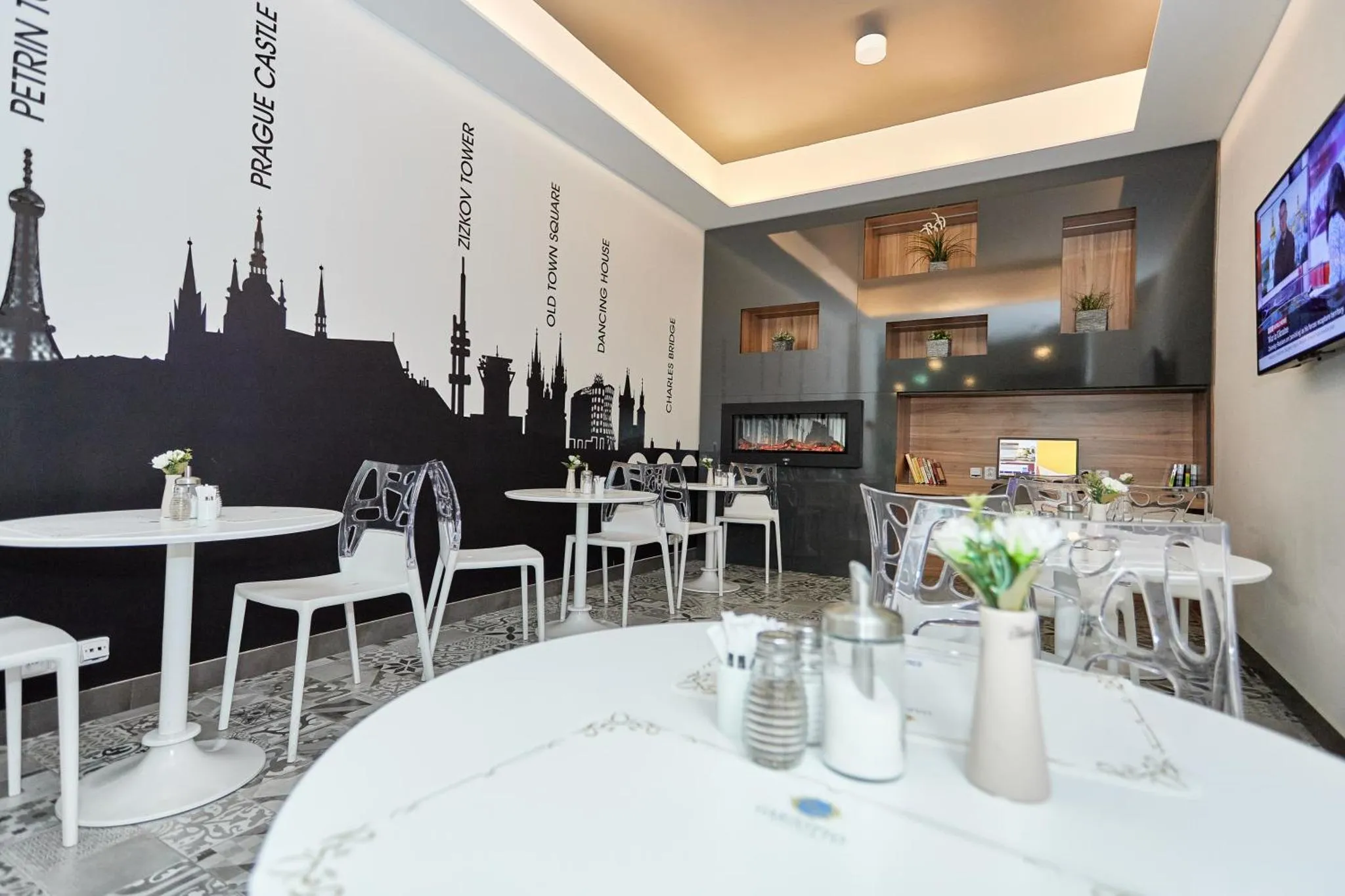 Evening lounge seating at Hotel Garden Court