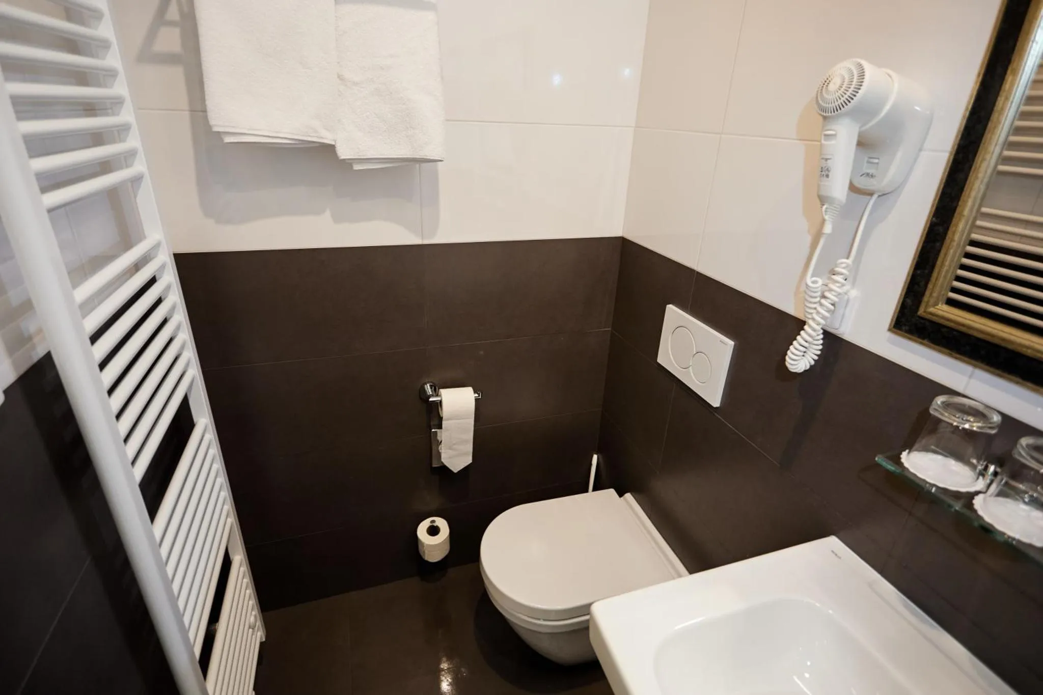 Náhled galerie Malý dvoulůžkový pokoj 5