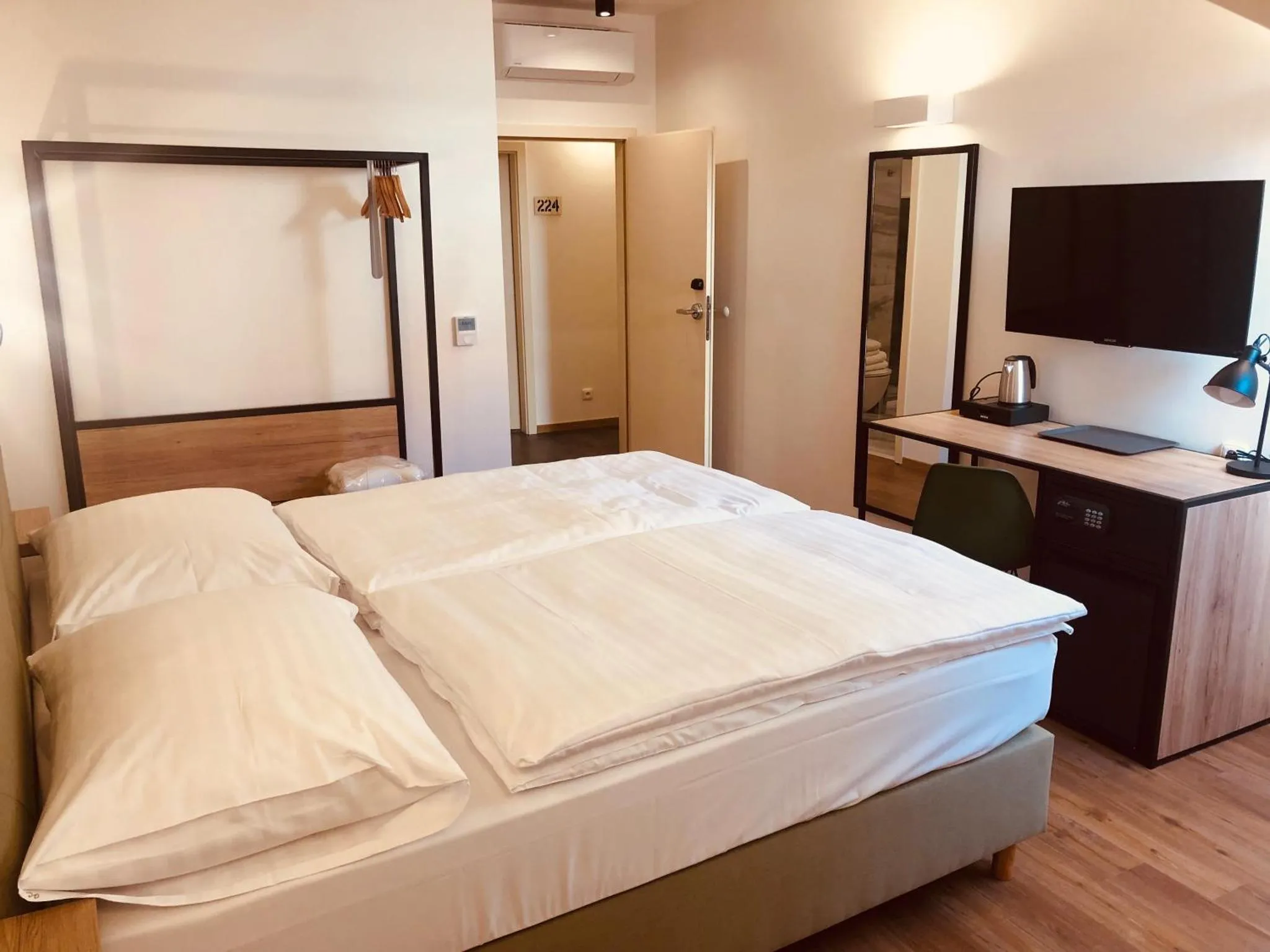 Náhled galerie Střešní dvoulůžkový pokoj 2