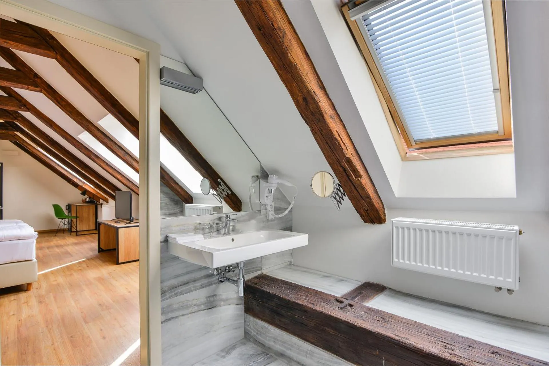 Náhled galerie Pokoj Superior na střeše 2